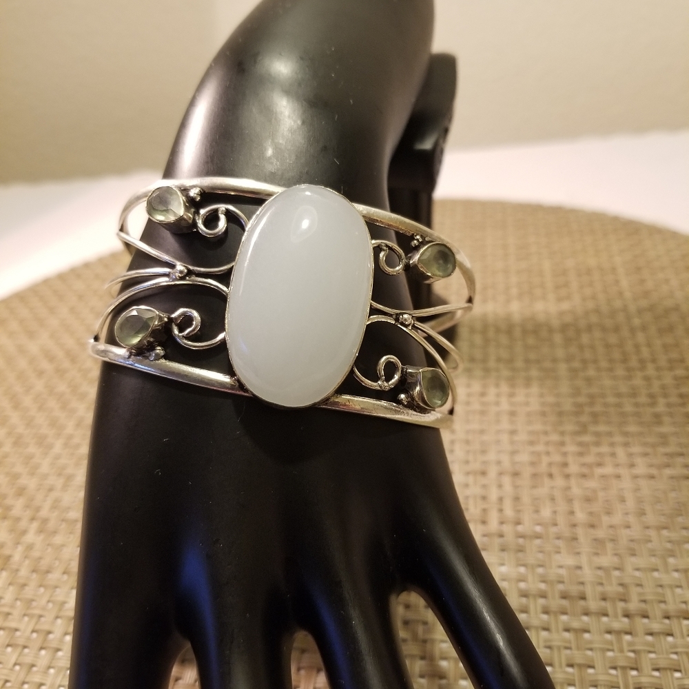 MARVELOUS BRACELET NWOT - Picture 1 of 12